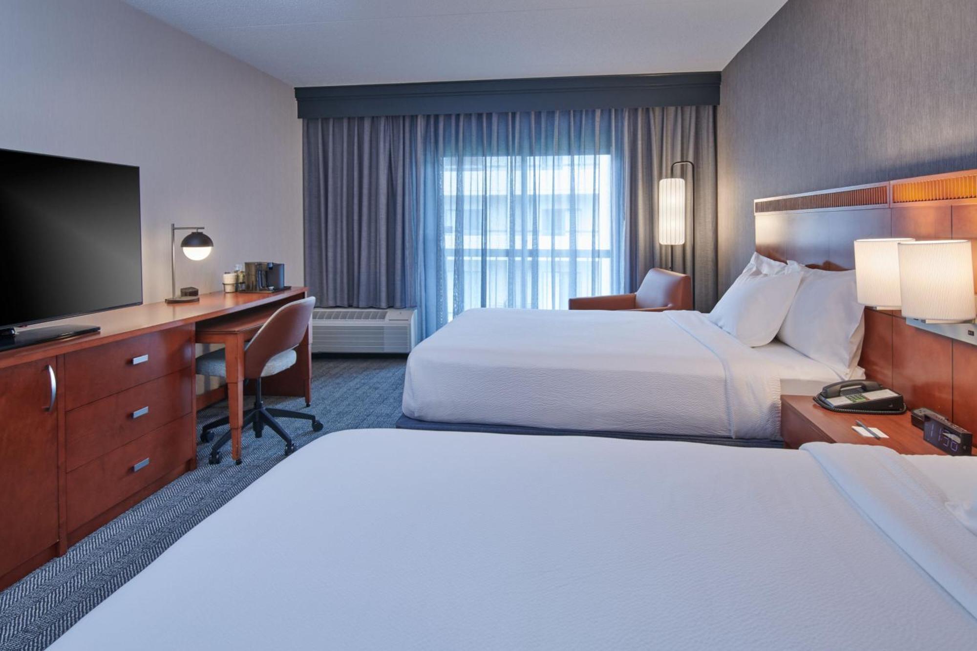 Hotel Courtyard By Marriott Detroit Livonia Exterior foto