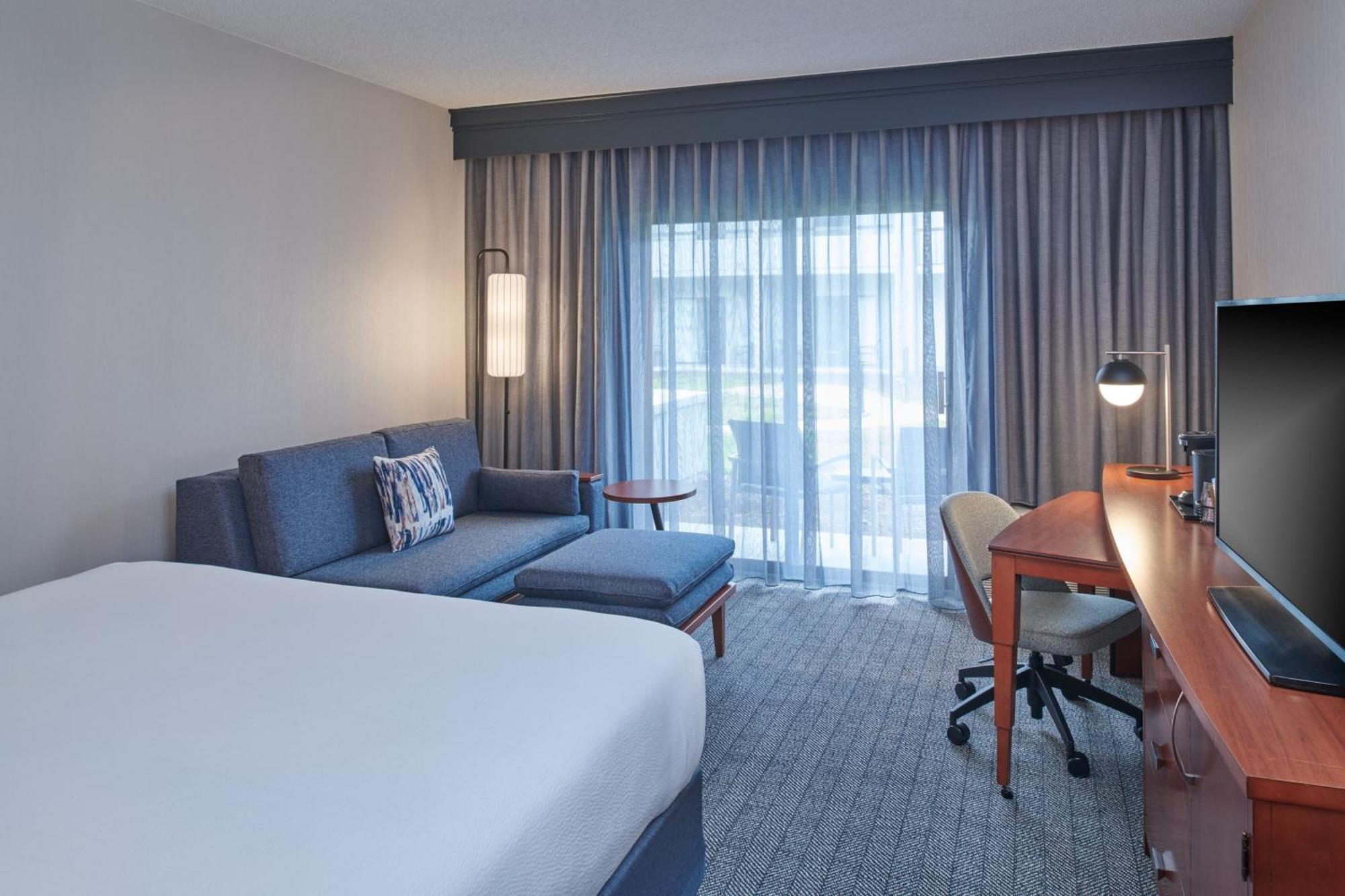 Hotel Courtyard By Marriott Detroit Livonia Exterior foto