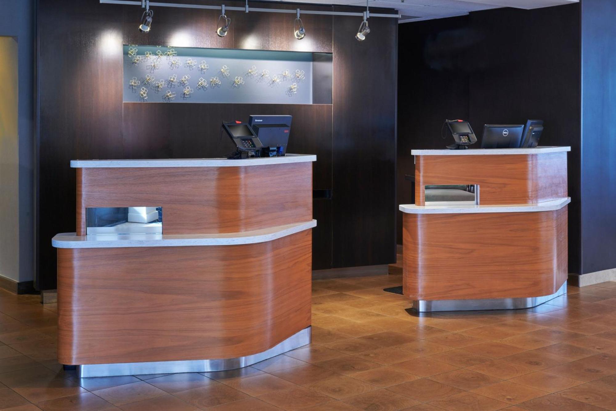 Hotel Courtyard By Marriott Detroit Livonia Exterior foto