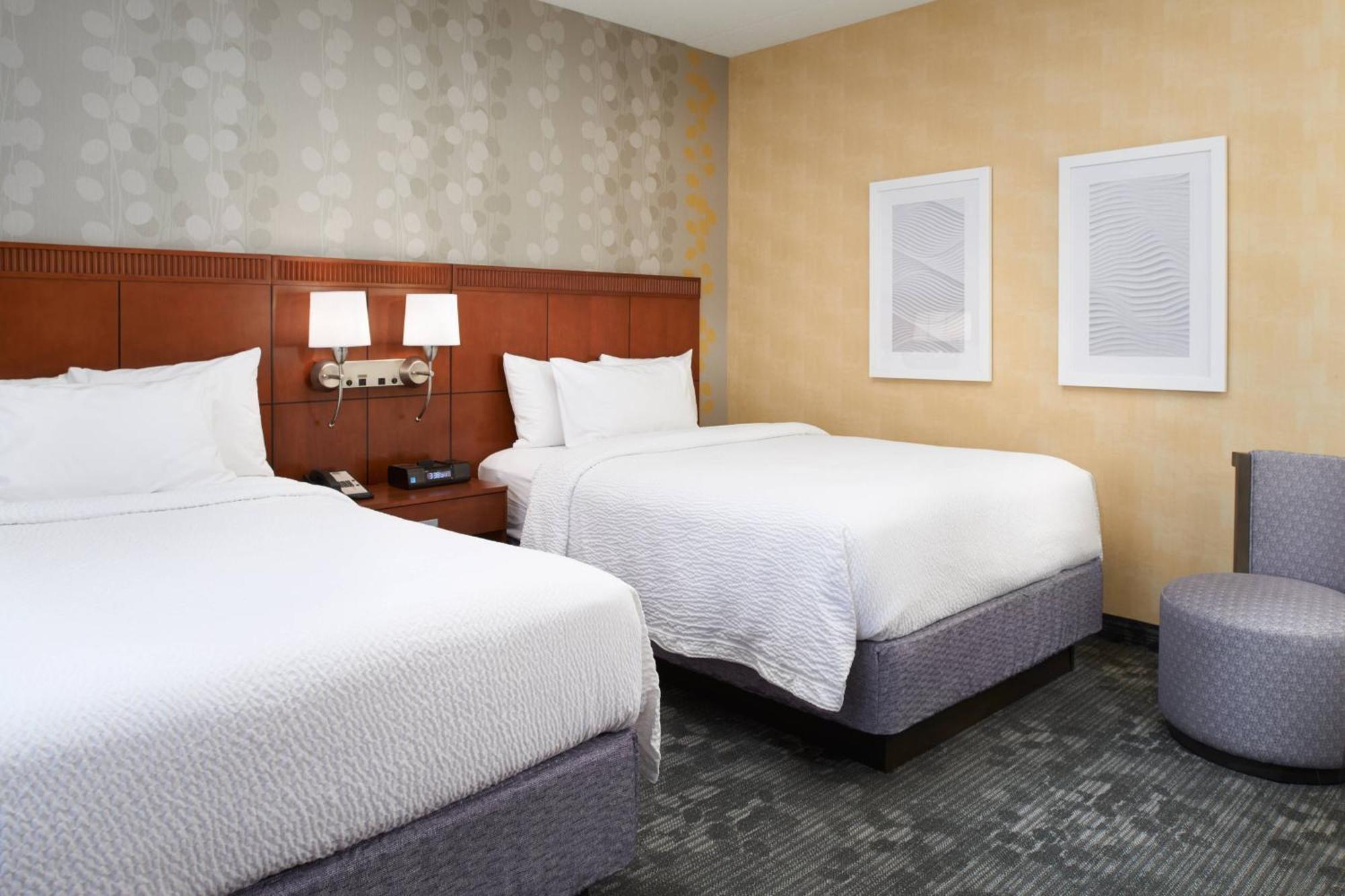 Hotel Courtyard By Marriott Detroit Livonia Exterior foto