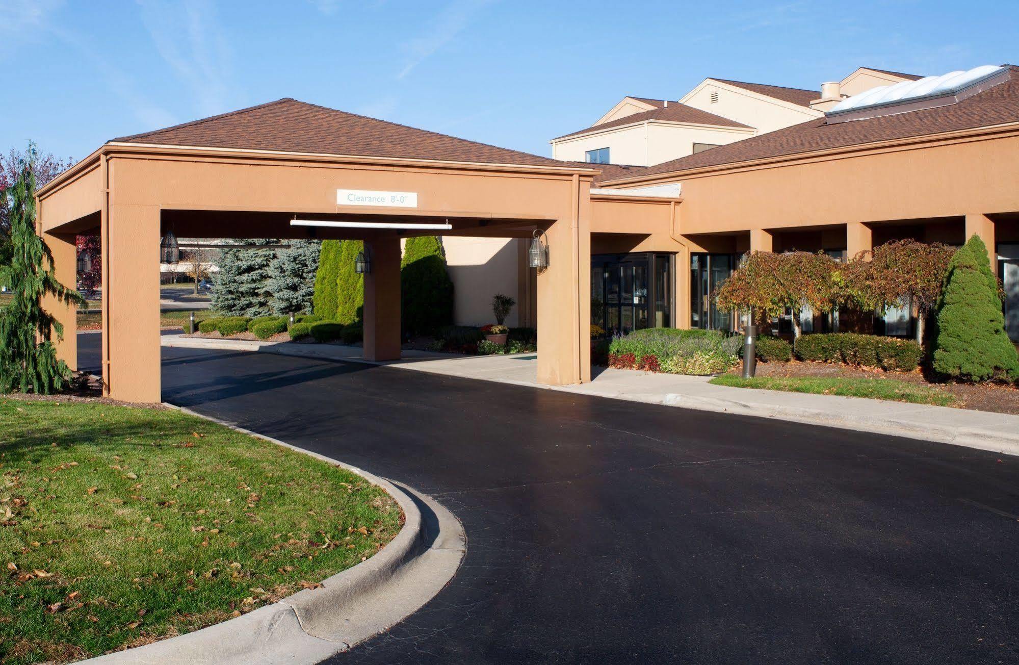 Hotel Courtyard By Marriott Detroit Livonia Exterior foto