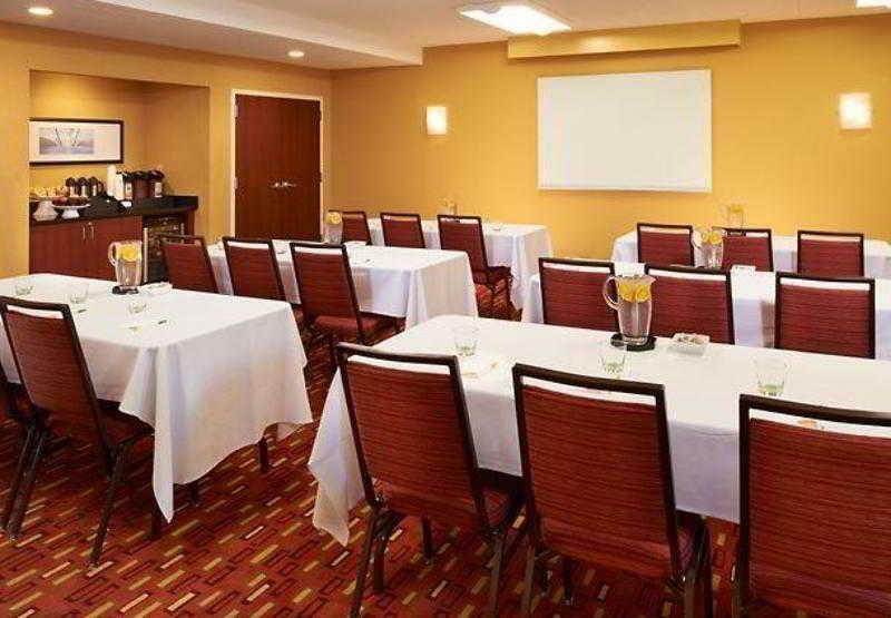 Hotel Courtyard By Marriott Detroit Livonia Exterior foto
